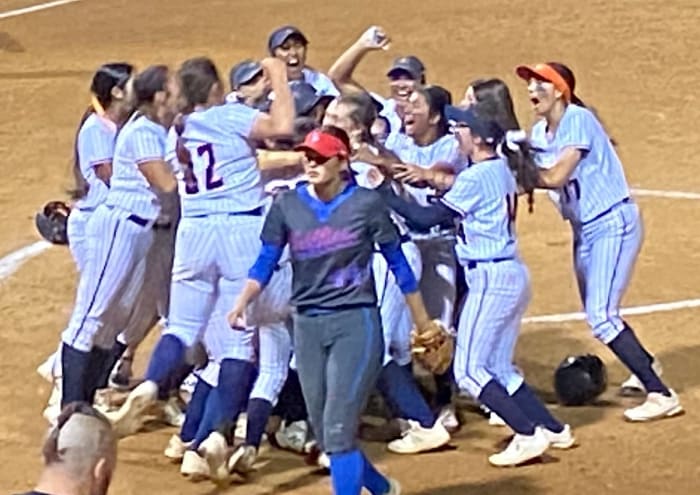 Eastvale Roosevelt Mustangs softball7